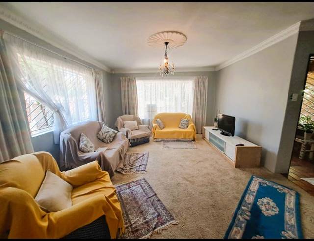 3 BEDROOM HOUSE FOR SALE IN HEUWELOORD